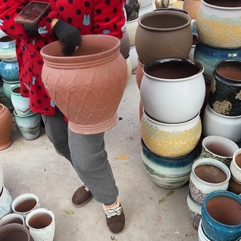 口29高30瑕疵盆子。