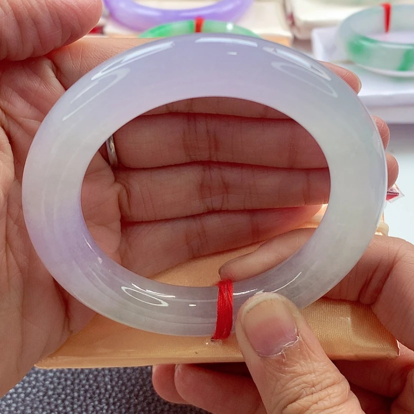 【闪购商品】翡翠手镯（圆镯）未镶嵌天***?冰春彩A