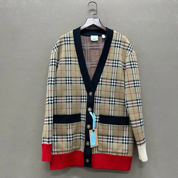 99新 BURBERRY/博柏利 （pm）经典格纹羊毛开衫 S码 ys000171