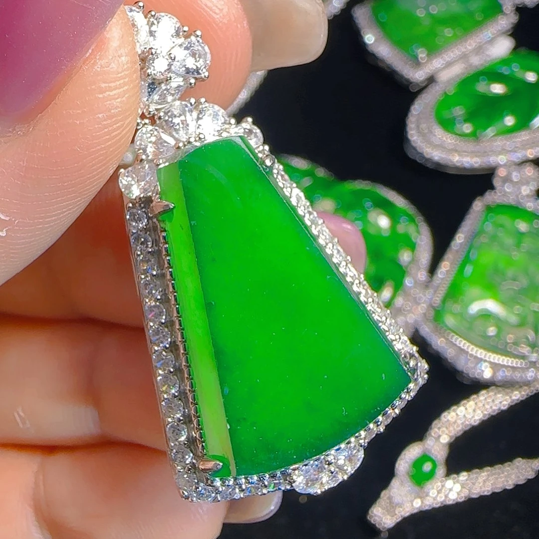 翡翠吊坠(赠链)银S925镶嵌