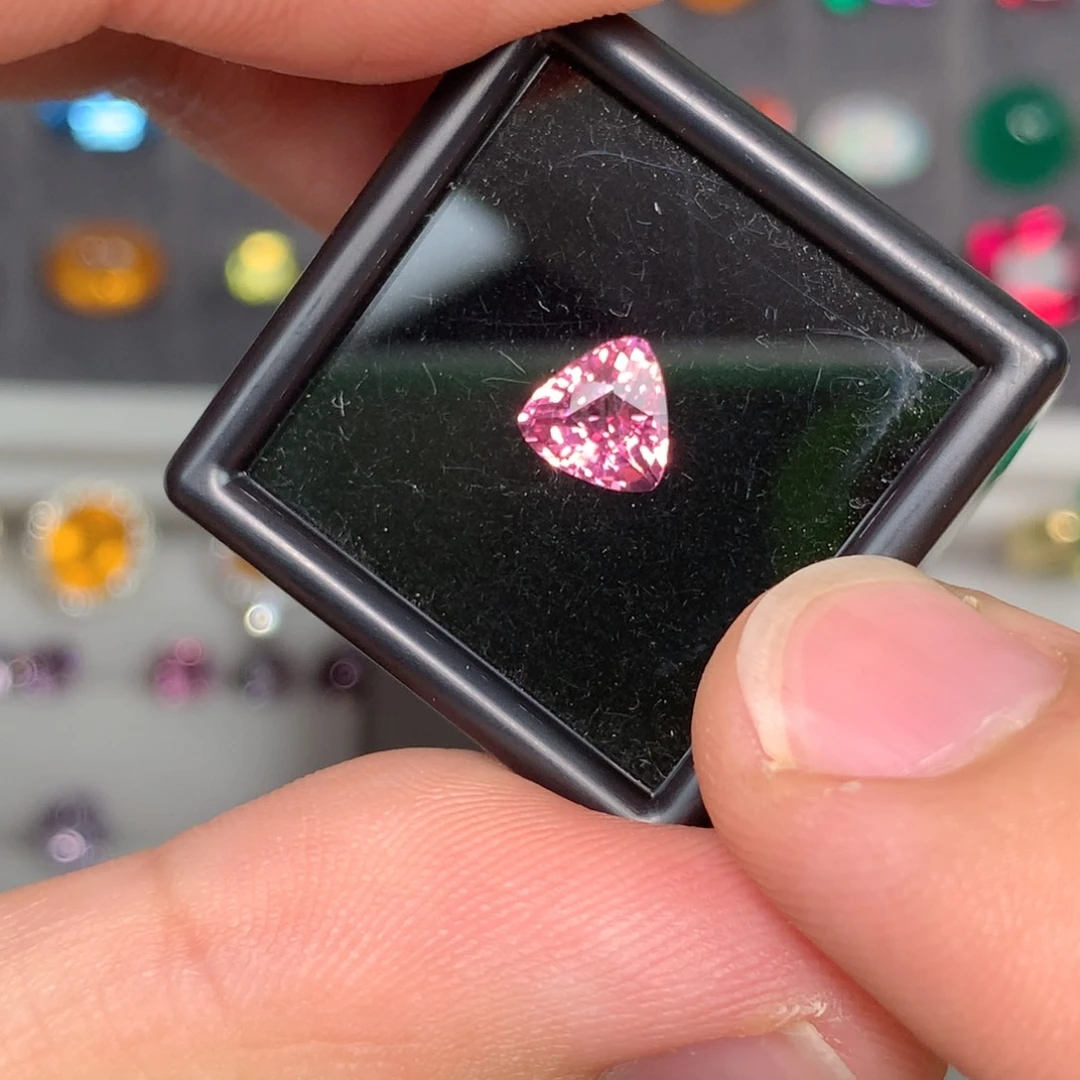 尖晶石裸石越南三角精切尖晶1.16ct