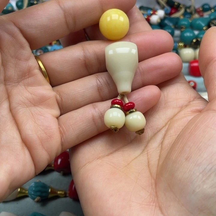 琉璃颈饰雪巴琉璃配饰珠