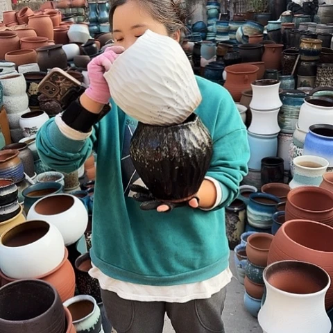 口14高20瑕疵两个盆。