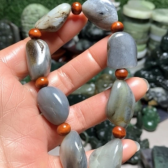 未镶嵌和田玉（糖玉）珠宝半成品