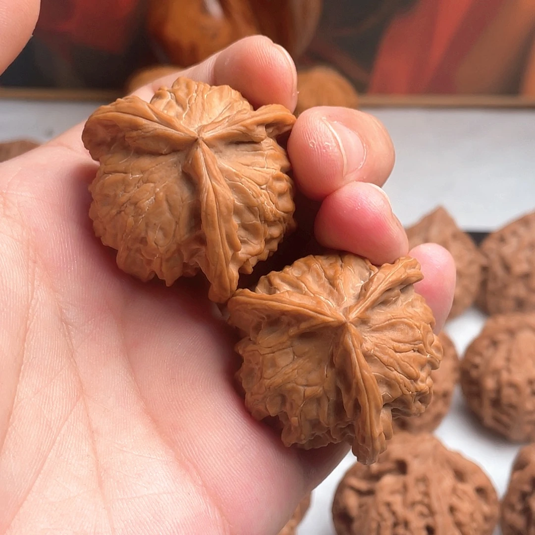 乐***健文玩核桃吊坠盘山三棱文玩核桃