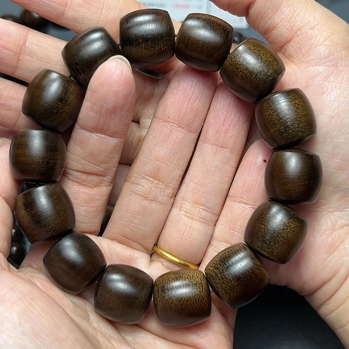 沉香手串白棋玉化
