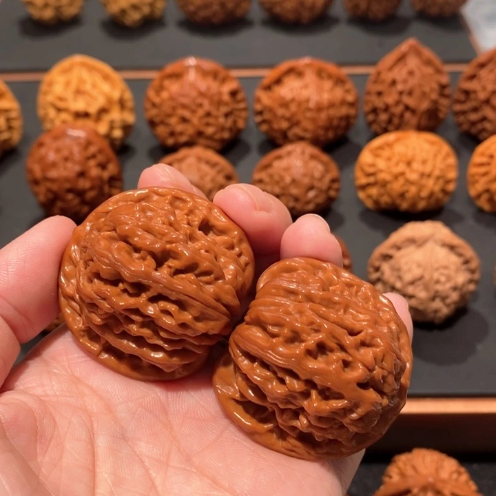 文玩核桃吊坠过**烟楼子629