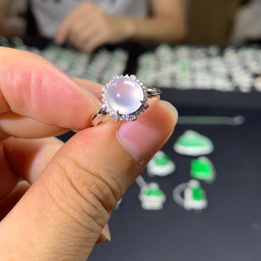 翡翠戒指18K金镶嵌翡翠