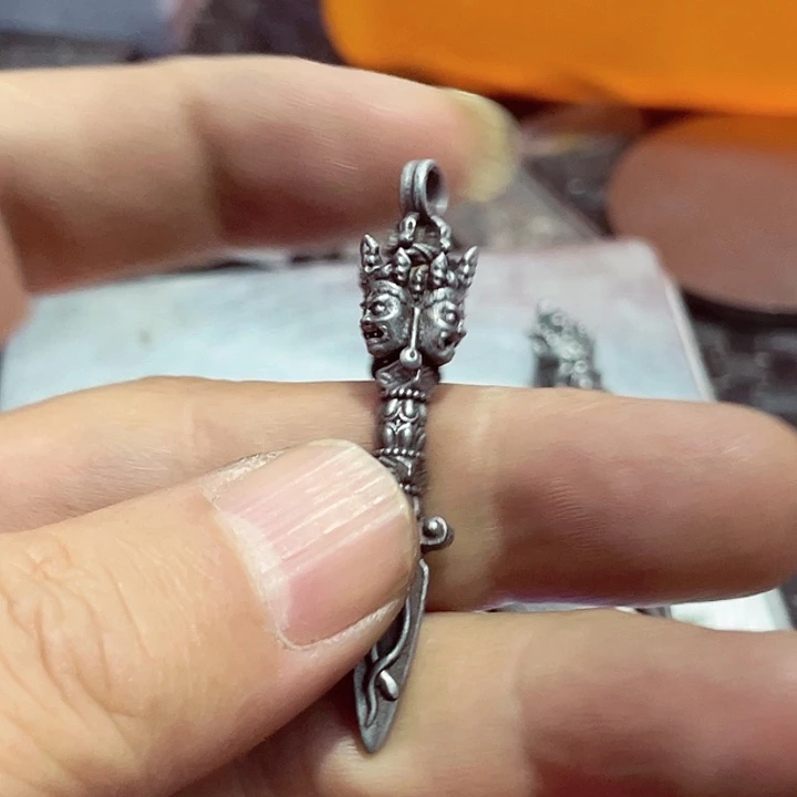铁合金花岗石阿勒泰吊坠