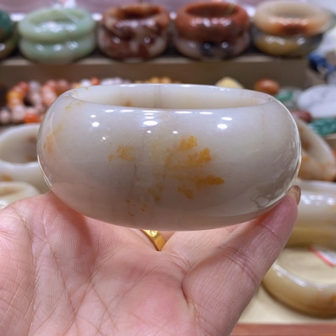 【闪购商品】未镶嵌手镯石英质玉一**梦