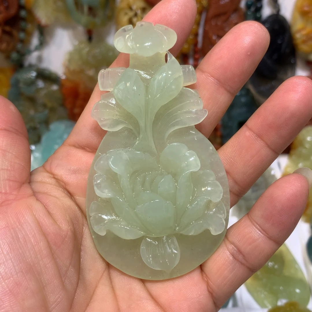 蛇纹石玉颈饰未镶嵌