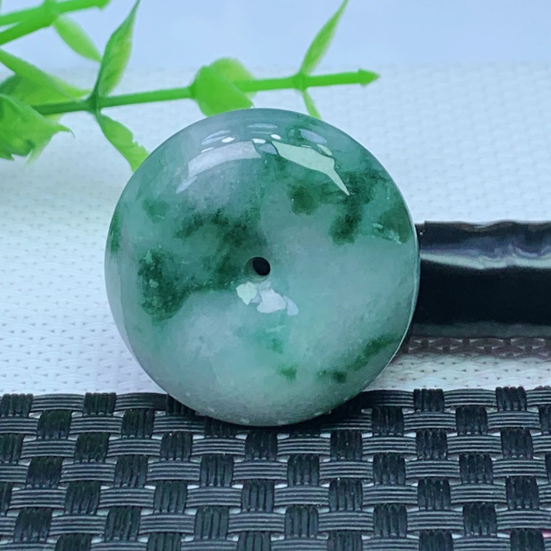 缅甸天然A货翡翠 飘彩平安扣吊坠 尺寸；31.2*9.8mm