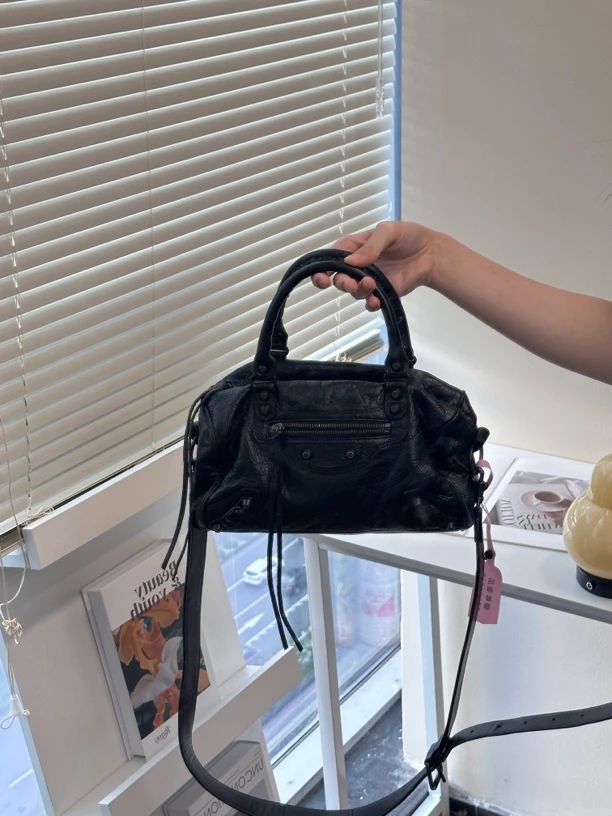 95新 Balenciaga/巴黎世家 简约风方形轻奢风拉链单肩斜挎包拉链