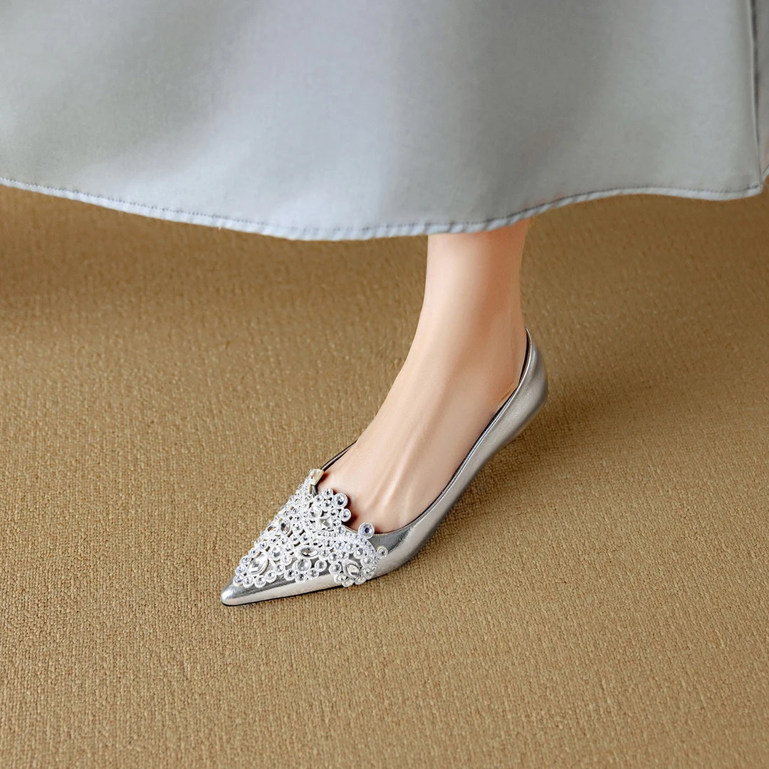 4.5cm设计师款银色尖头水钻高跟鞋女百搭宴会礼服鞋时尚婚鞋细跟