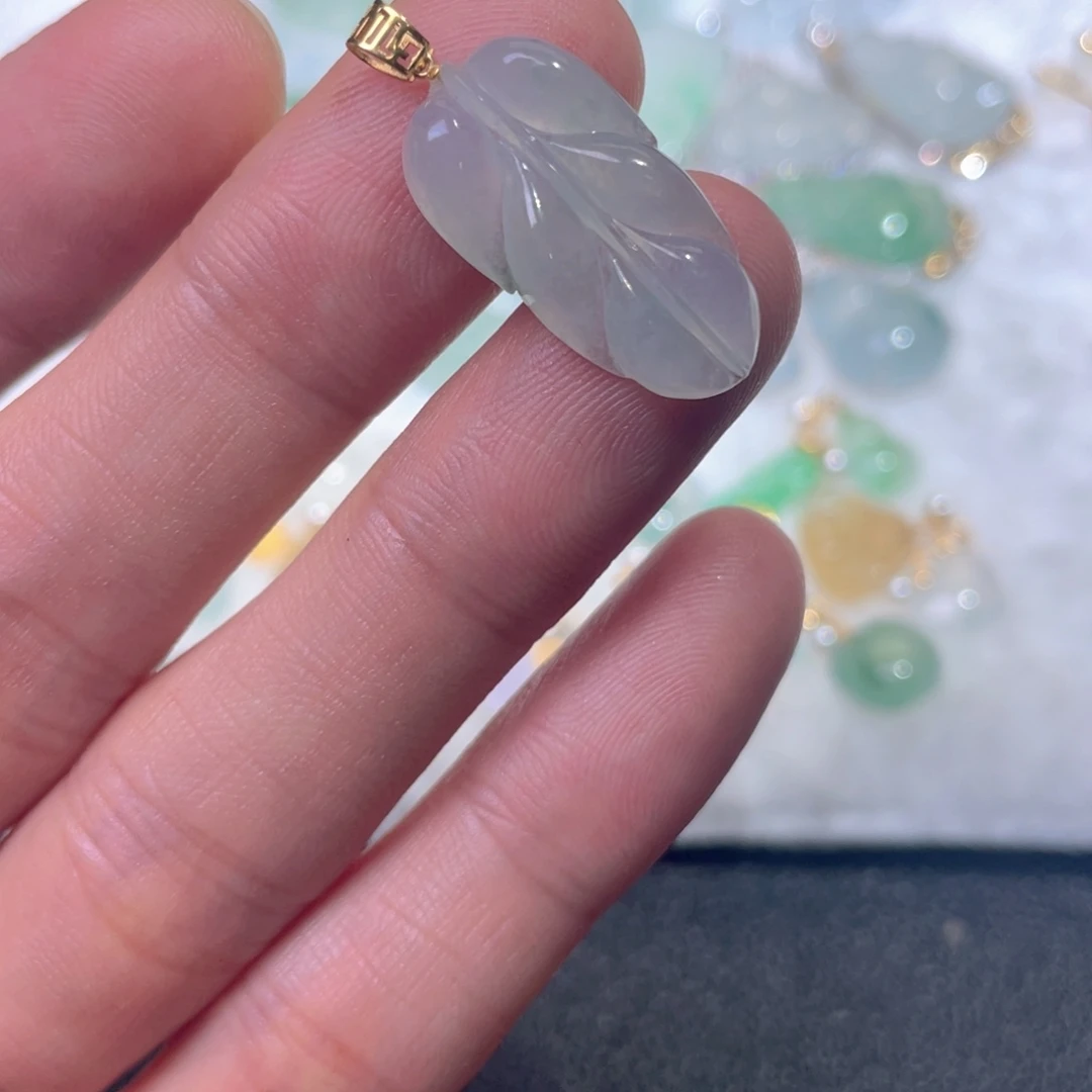 颈饰18K金镶嵌翡翠翡翠