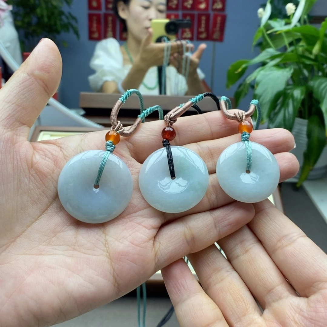 翡翠未镶嵌颈饰吊坠多样性发货发其一