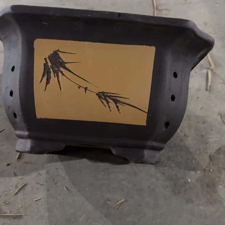 紫砂花盆100-3微瑕。