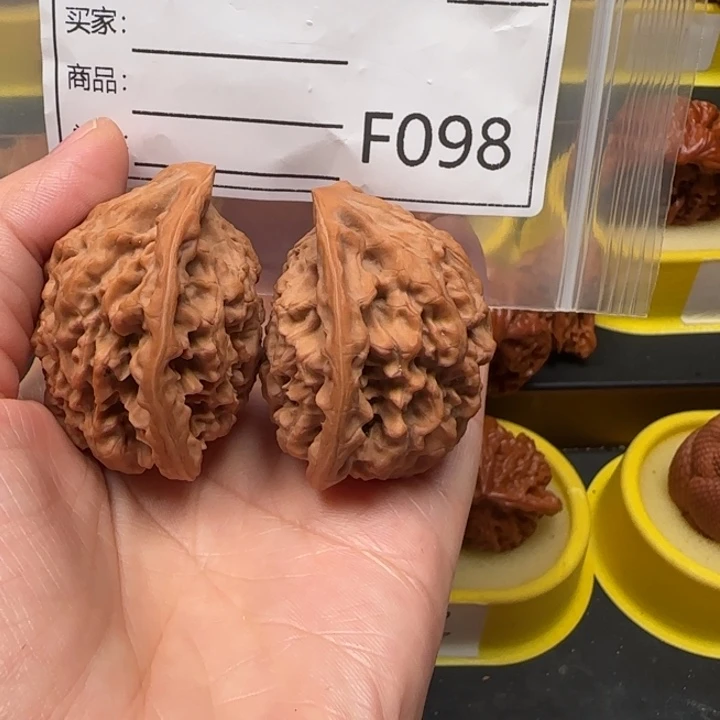 爱***贾吊坠文玩核桃蛇王45