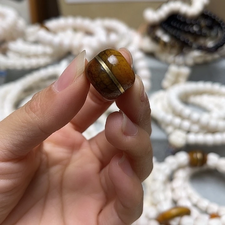 香榧木牦牛骨1.6顶珠
