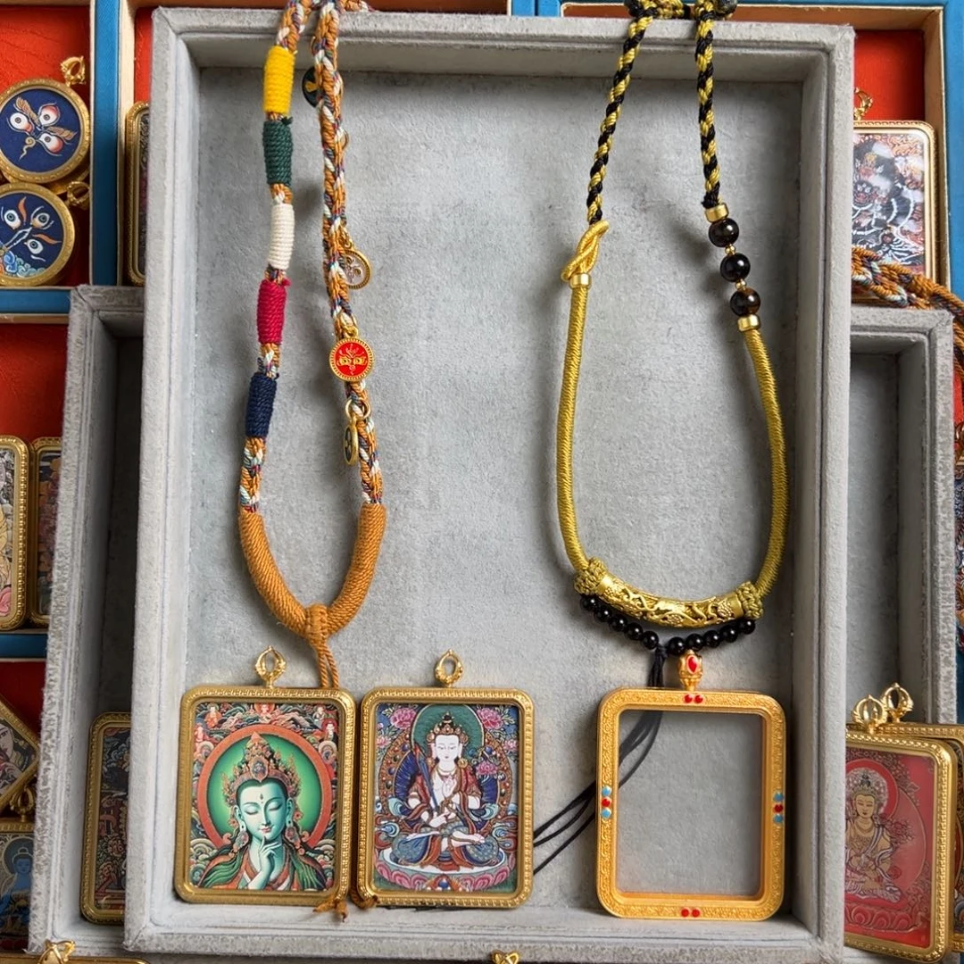 牟***华吊坠双面虚空➕绿妈妈