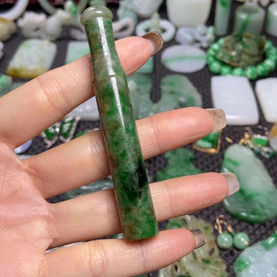 翡翠未镶嵌挂件清