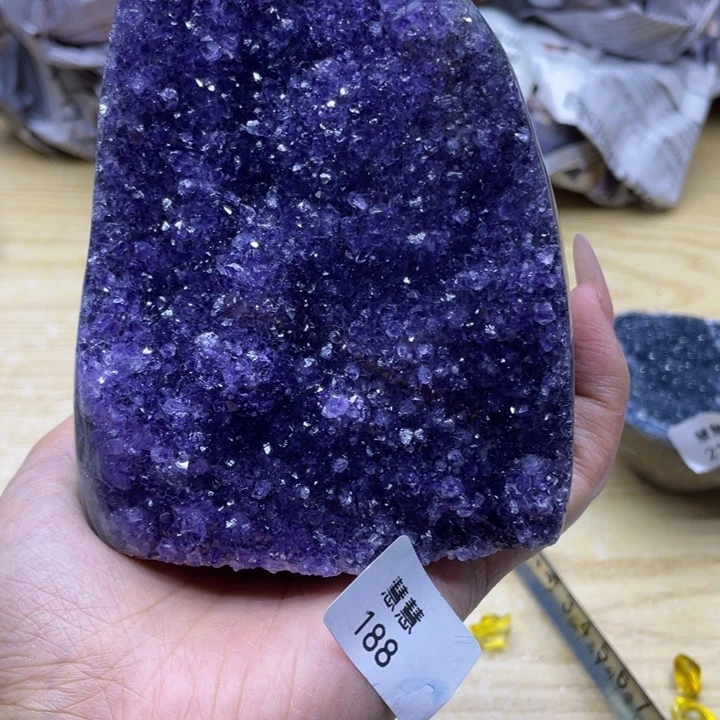 未镶嵌水晶大型摆件（非配饰）