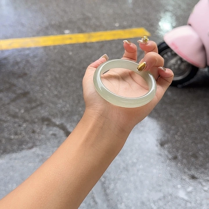 东陵石未镶嵌手镯