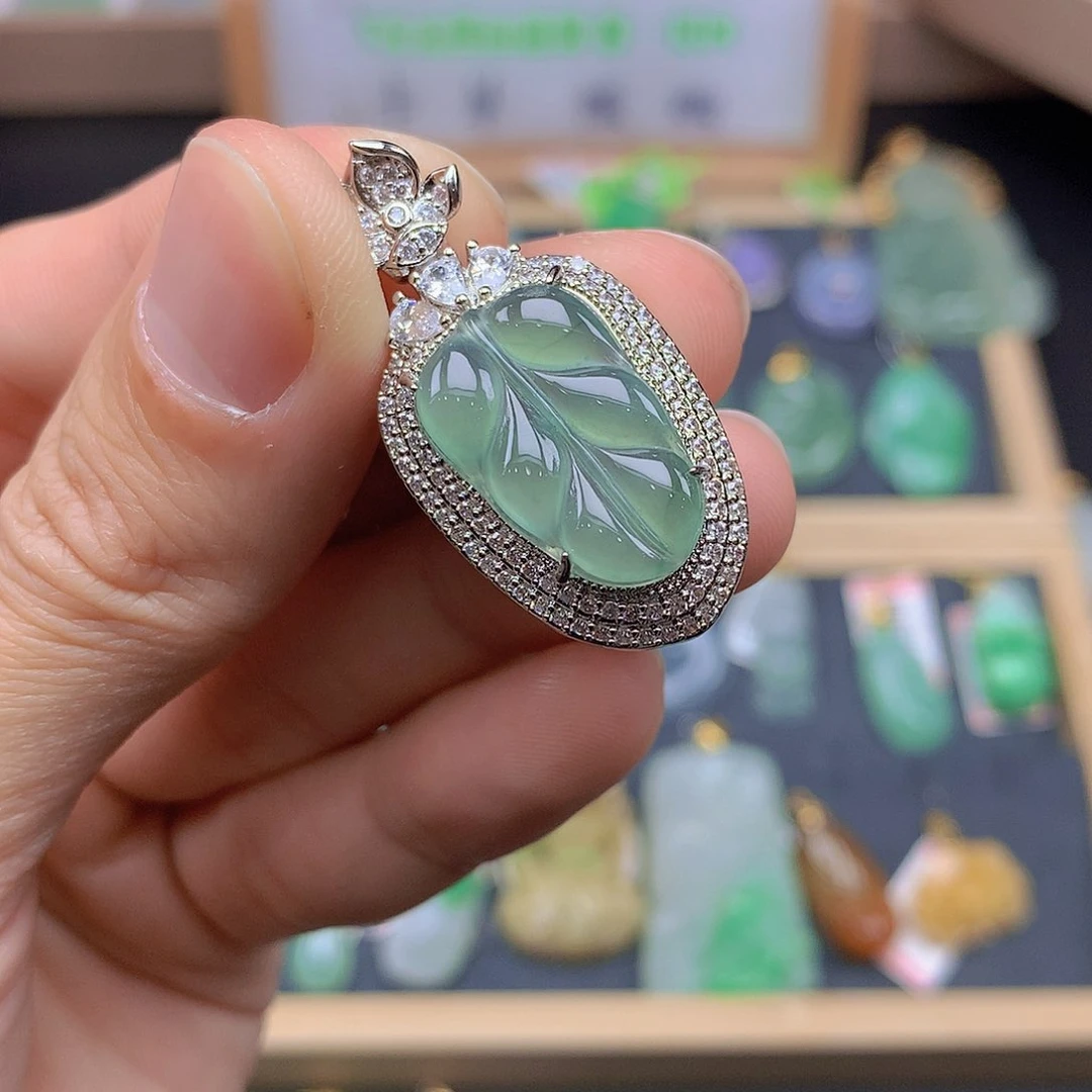 翡翠颈饰未镶嵌翡翠