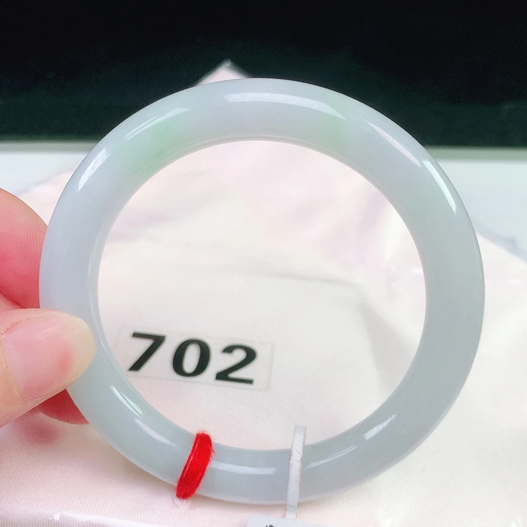 未镶嵌手镯（圆镯）翡翠702