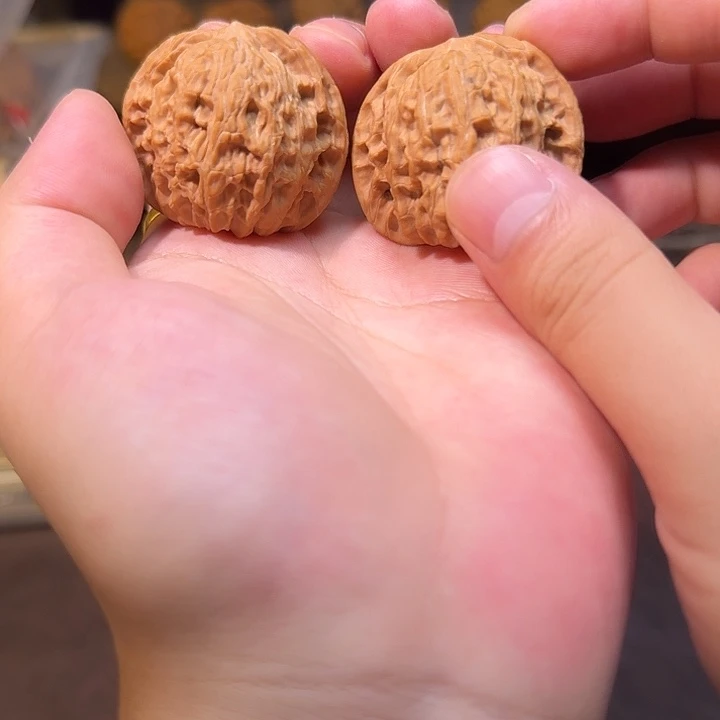 L***o文玩核桃吊坠全品41磨盘