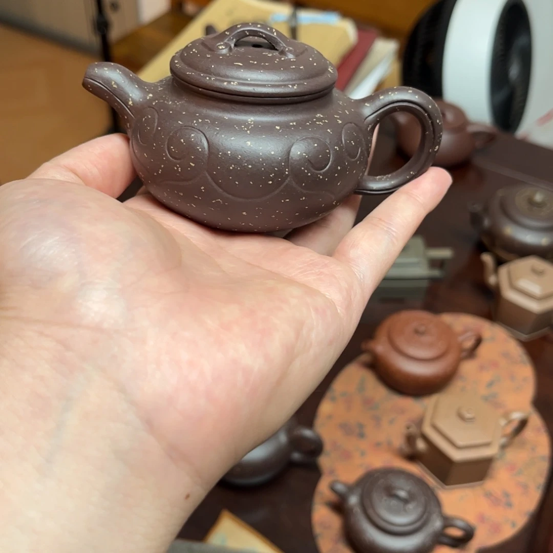 乐****茶壶紫砂仿古如意紫泥铺砂嘴线条歪了