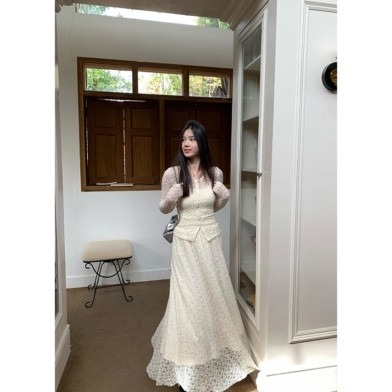 王少女的店【现现】杏色气质修身镂空针织衫半身裙三件套 S29840S51