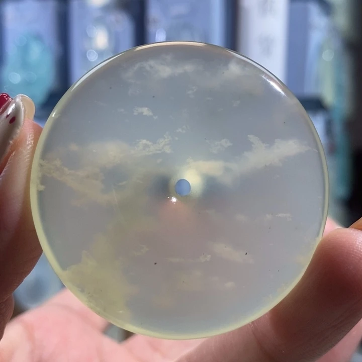 岫玉未镶嵌颈饰吊坠