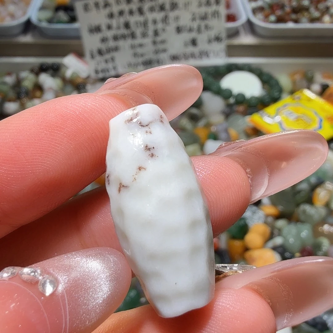 和田玉未镶嵌珠宝奇石