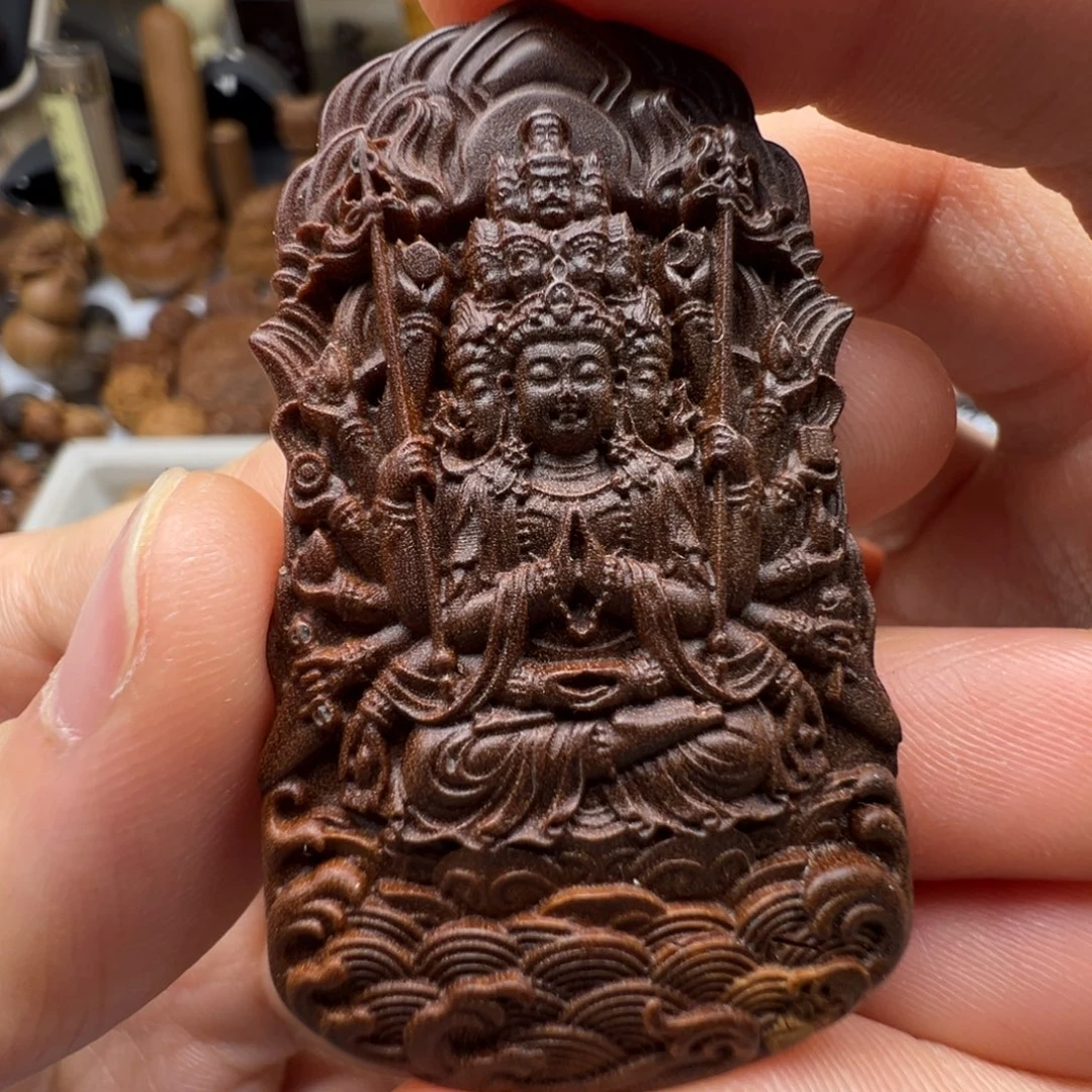 檀香木千手观音老山檀瑕疵