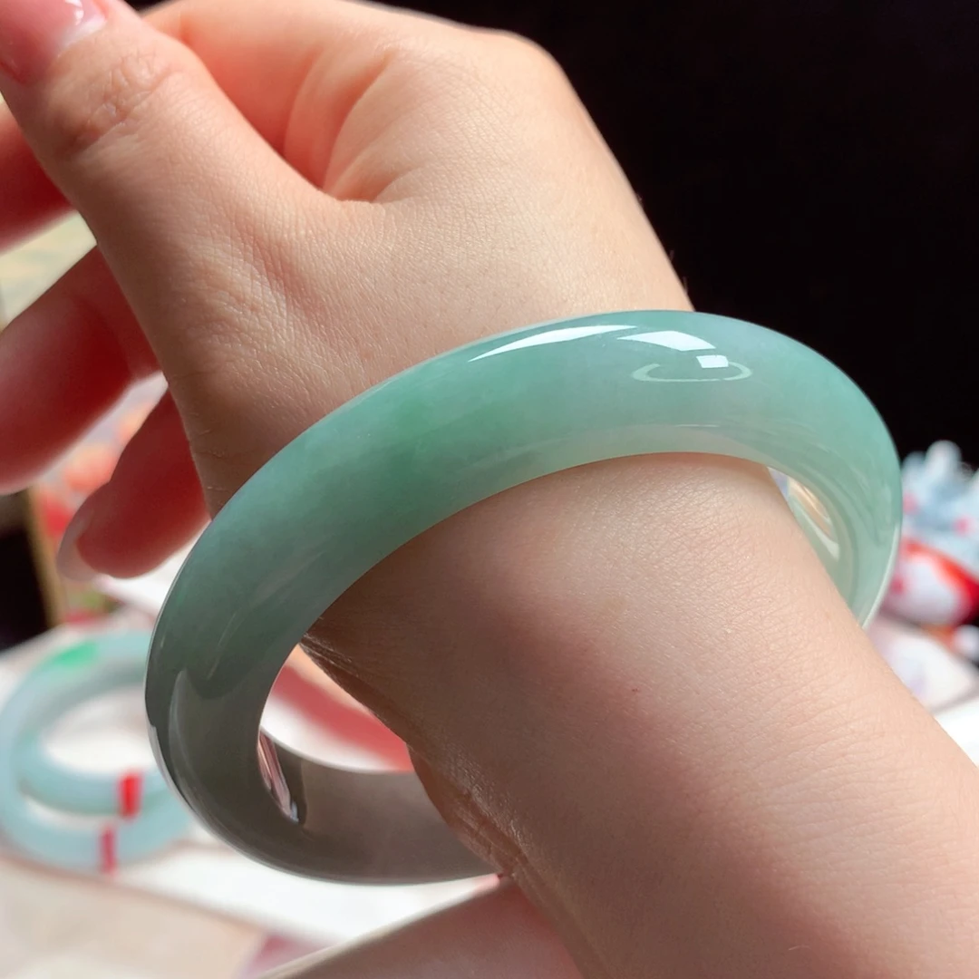翡翠手镯未镶嵌湖水蓝42