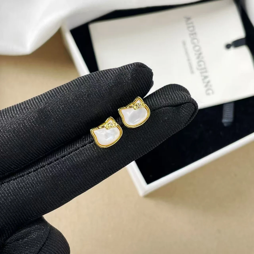 米梵缇 铜合金贝壳耳饰 可爱萌喵蝴蝶结贝壳高级设计感小猫耳钉女