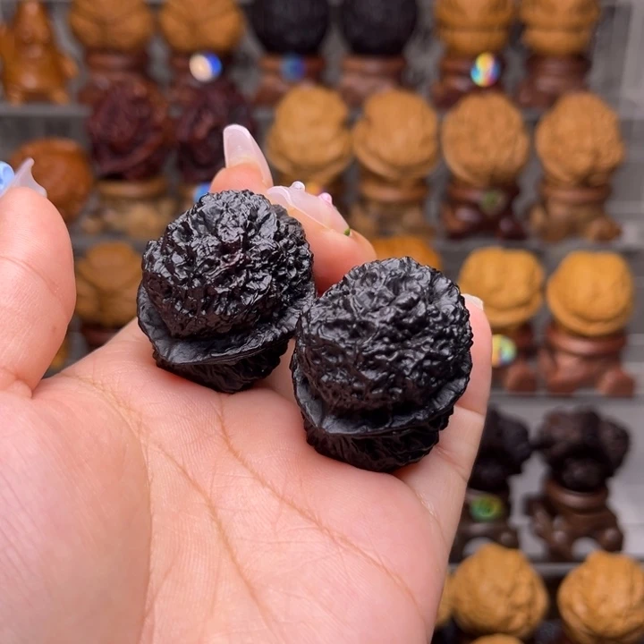 文玩核桃吊坠金甲麒麟35尺Y39