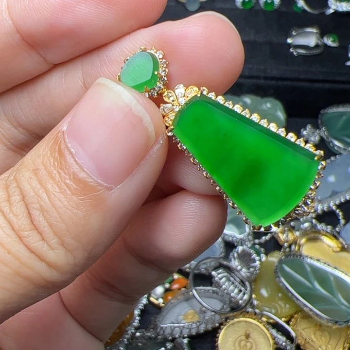 翡翠18K金镶嵌吊坠(不含链)