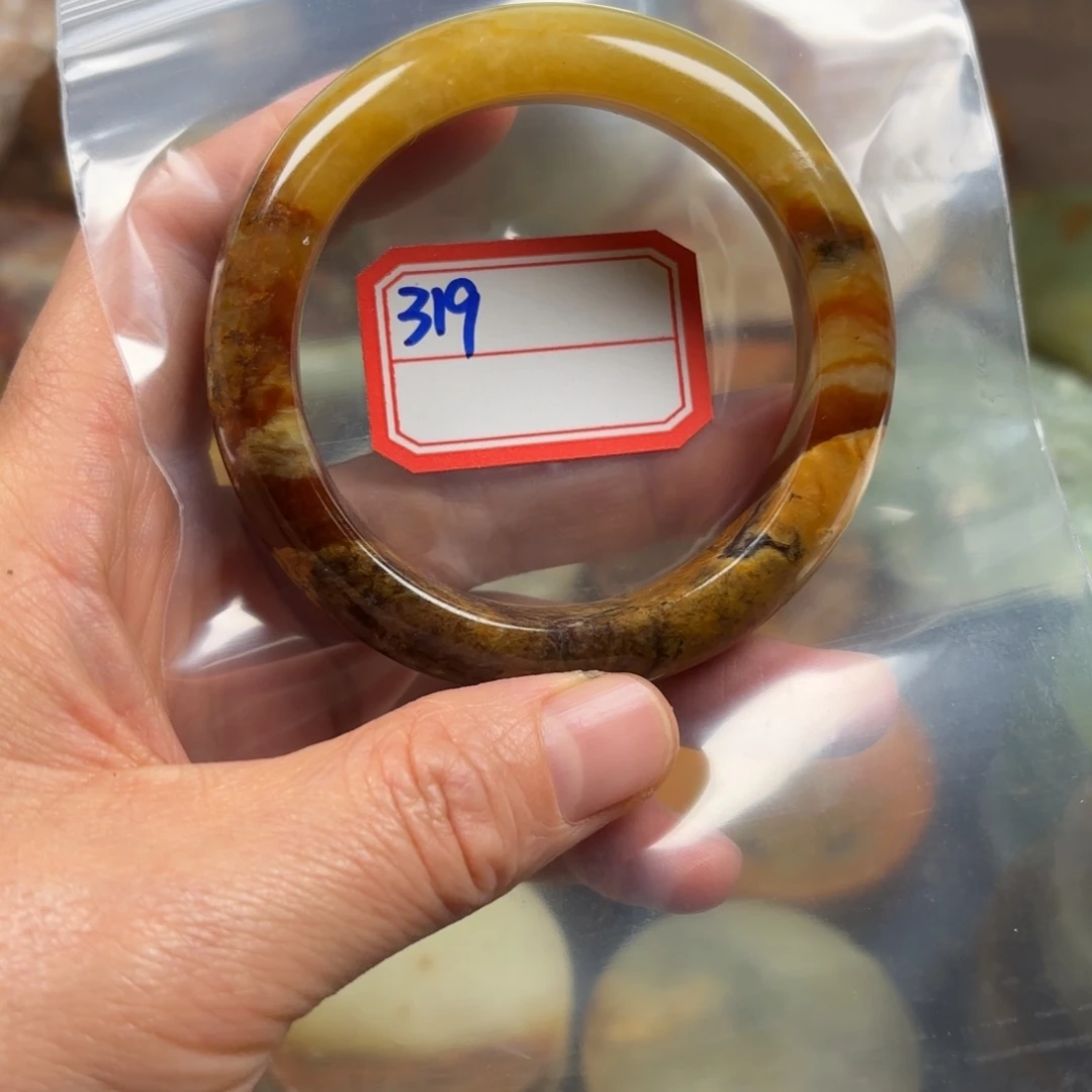 以***后蛇纹石玉未镶嵌珠宝奇石