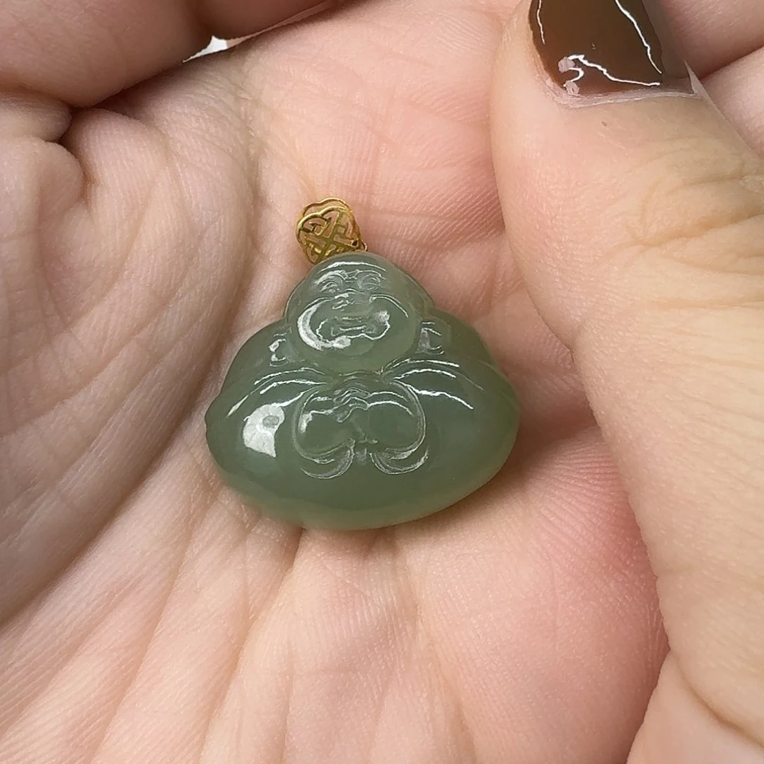 颈饰18K金镶嵌和田玉小**?