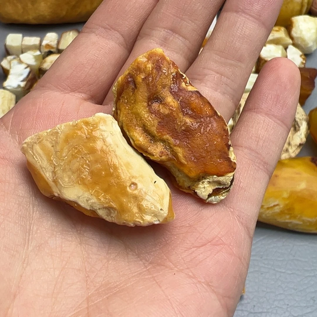 定制琥珀未镶嵌笑**生蜜蜡