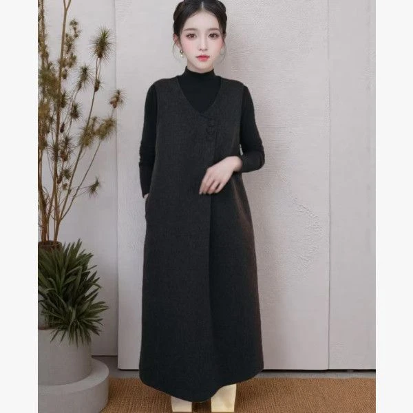 简约气质轻奢时尚休闲百搭马甲裙秋冬新款无袖呢料V领洋气背心裙