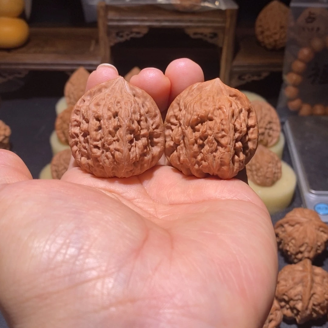 文玩核桃吊坠平谷凹底38