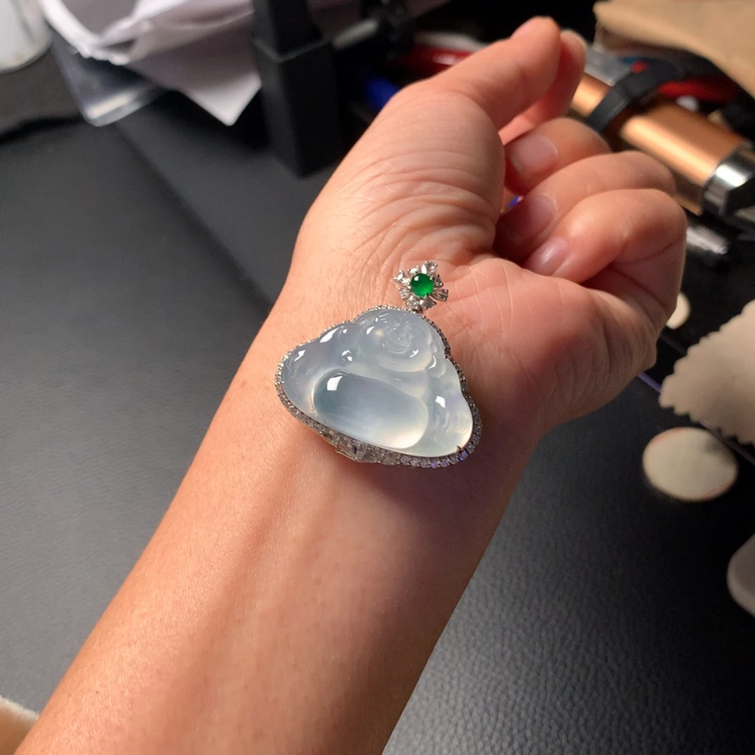 翡翠吊坠(赠链)18K金镶嵌纯白月光天然翡翠佛公