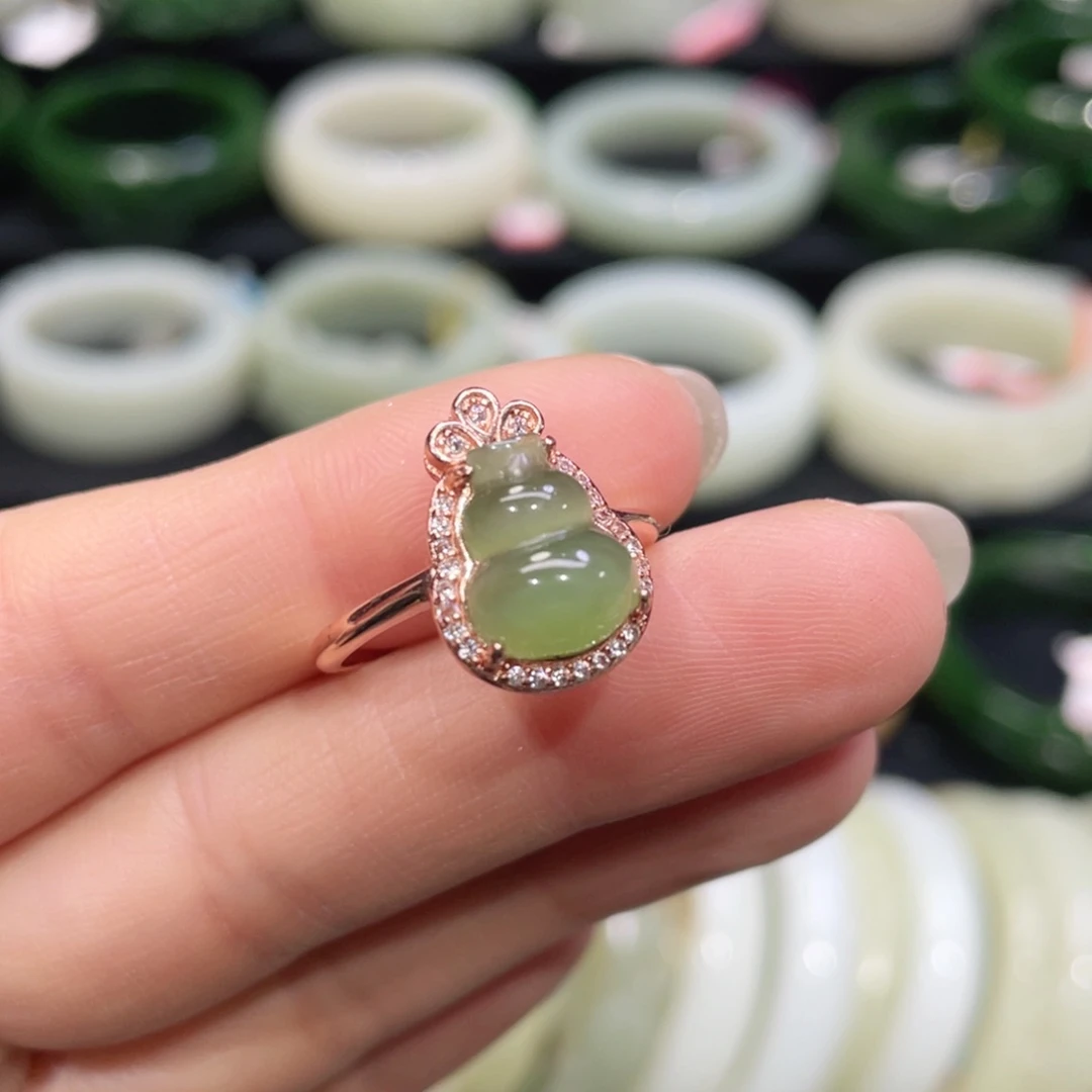 未镶嵌戒指和田玉