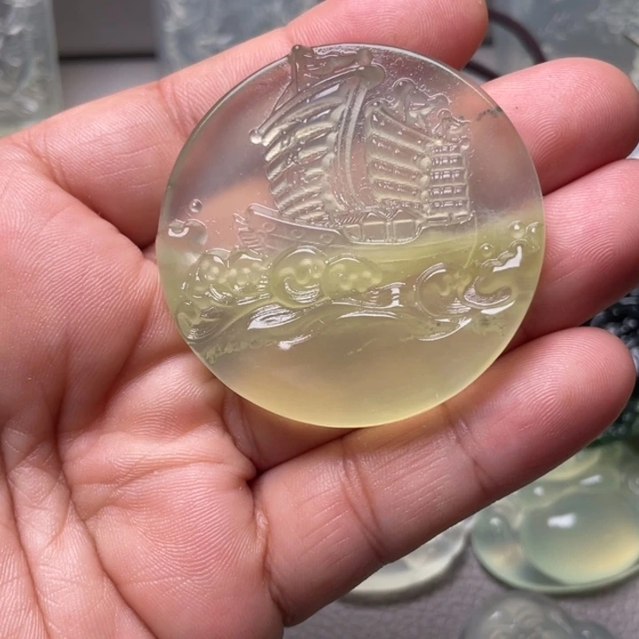 顺***然岫玉未镶嵌吊坠(赠链)