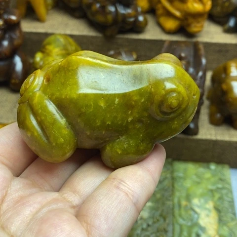 未镶嵌蛇纹石玉颈饰25
