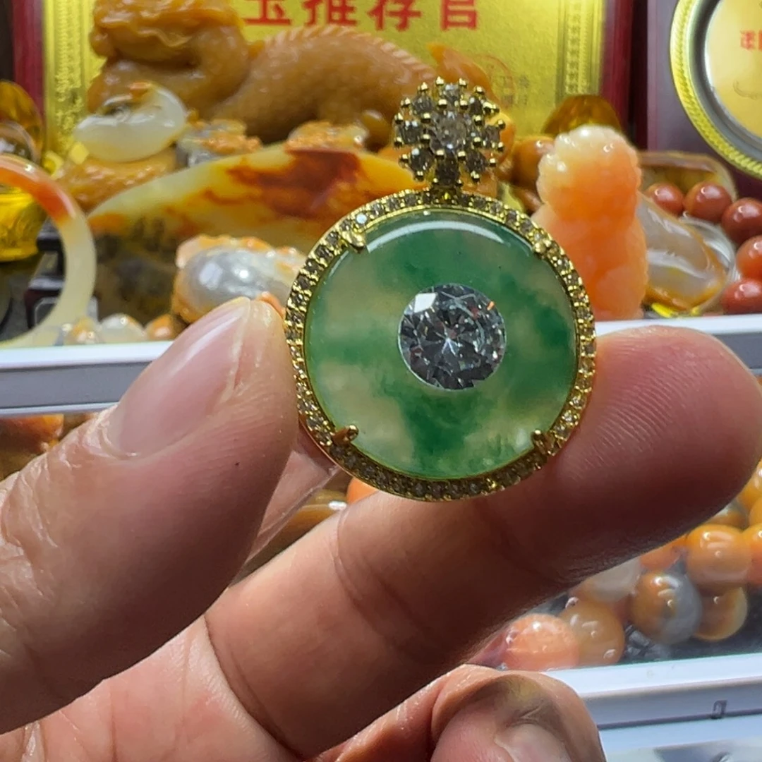 石英质玉未镶嵌颈饰