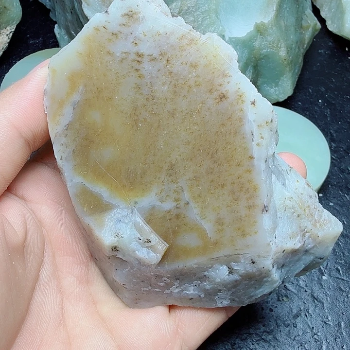 未镶嵌和田玉（糖玉）珠宝奇石